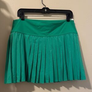 Women’s Pleated Athletic Skirt in Green